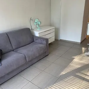 Studio Avec Petit Dejeuner Le Rouret